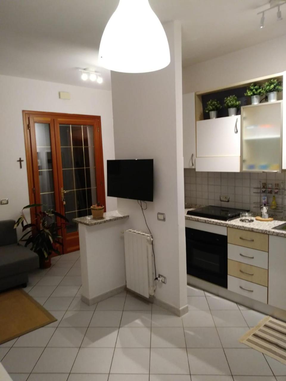 Angy House Appartement Iolanda di Savoia Buitenkant foto